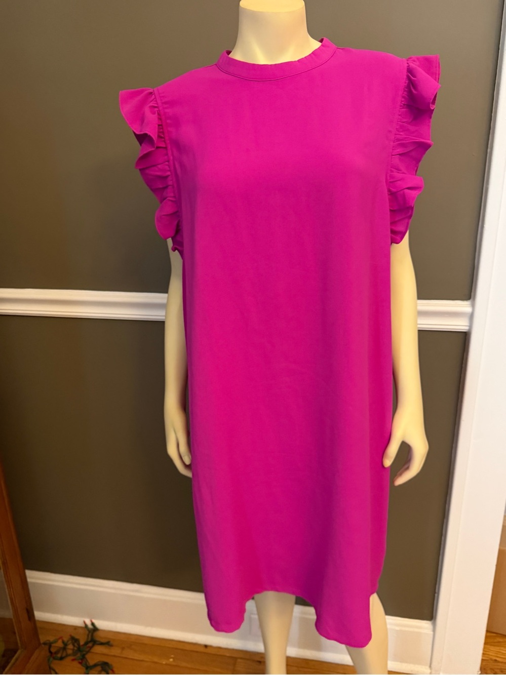 Women's Fuchsia Ruffle Sleeve Shift Dress